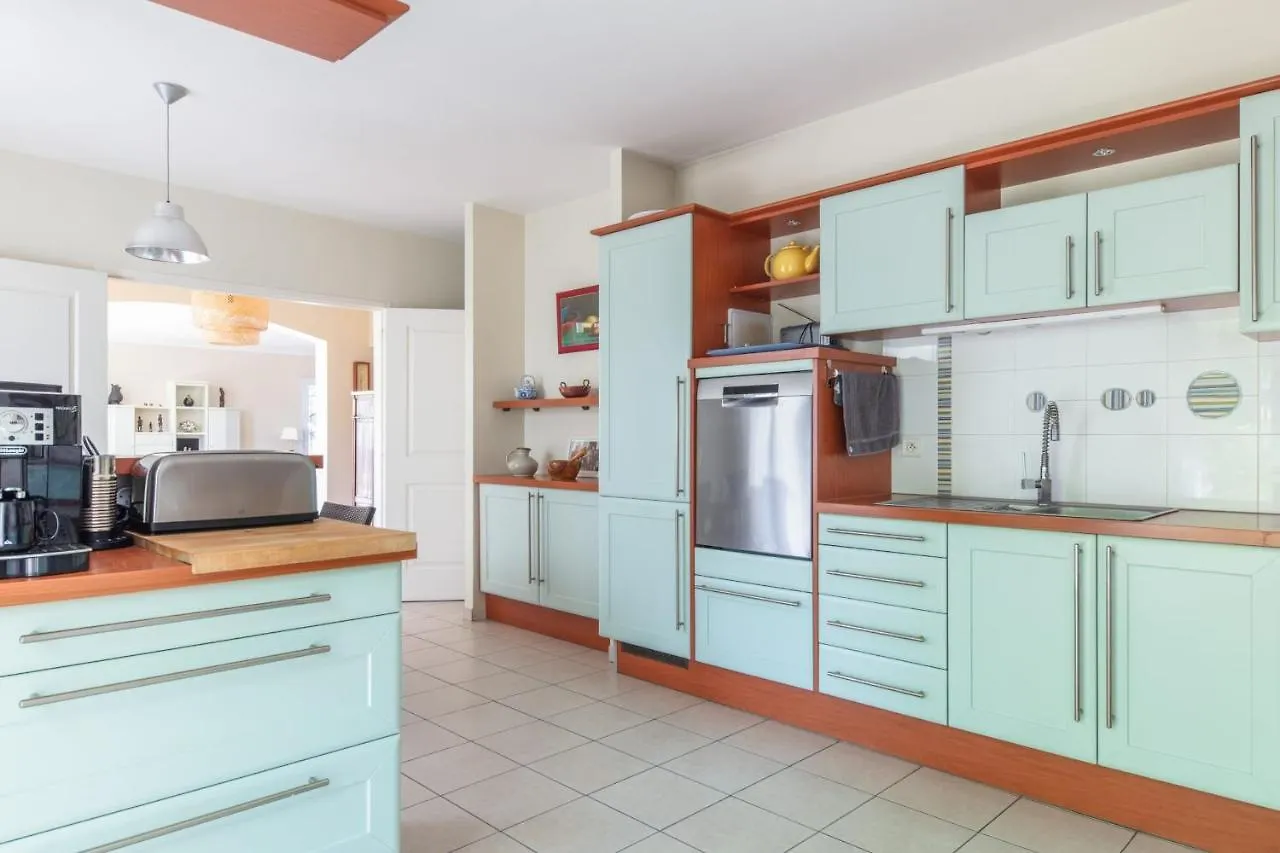 Superbe maison avec terrasse et piscine - Villeneuve-lès-Avignon - Welkeys Hébergement de vacances